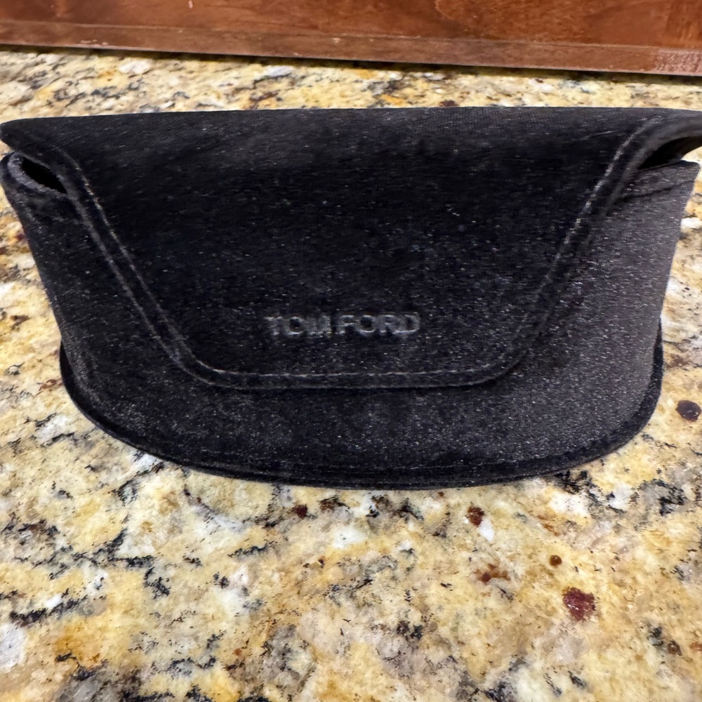 Tom Ford sunglasses. Great used condition. - Picture 6 of 6